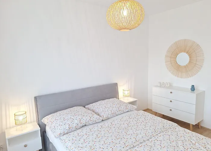 Boho - Garaz Lub Prywatny Parking, Blisko Szpitale, F-ra Vat